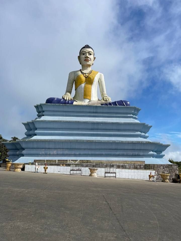 Lok Yeay Mao statue photo 1