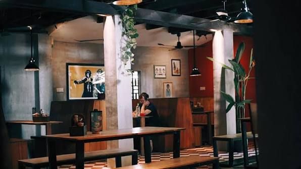Monkey Republic Kampot Cafe, Bar & Kitchen photo 2